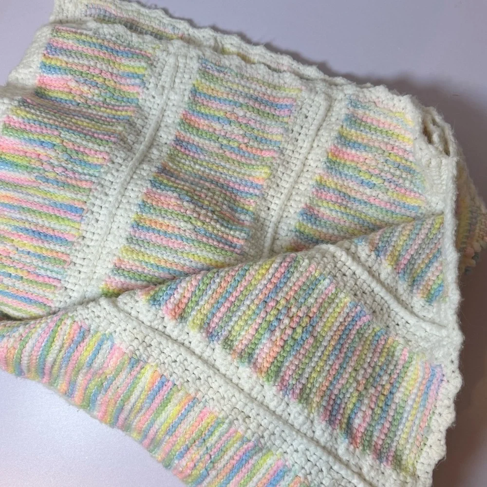 VTG Pastel Knit Baby Blanket Dual Design‎